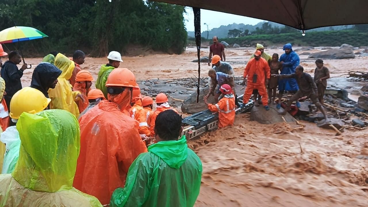 <div class="paragraphs"><p>Visuals from the landslide.</p></div>